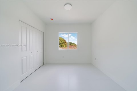 Townhouse in Miami, Florida 4 bedrooms № 2031111 - photo 27