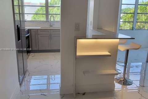 Copropriété à vendre à Lauderhill, Floride: 1 chambre, 70.14 m2 № 1749983 - photo 3