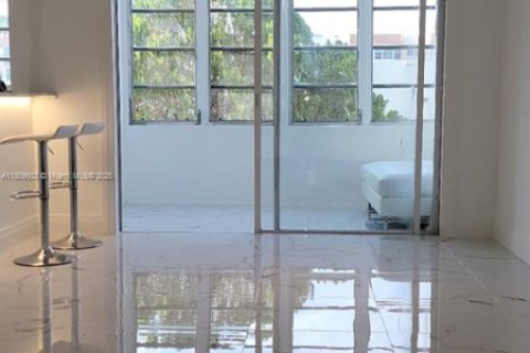 Copropriété à vendre à Lauderhill, Floride: 1 chambre, 70.14 m2 № 1749983 - photo 2