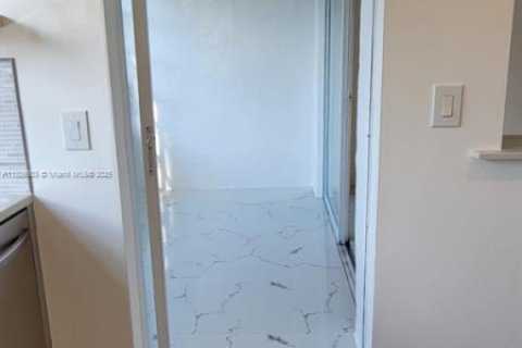 Copropriété à vendre à Lauderhill, Floride: 1 chambre, 70.14 m2 № 1749983 - photo 14