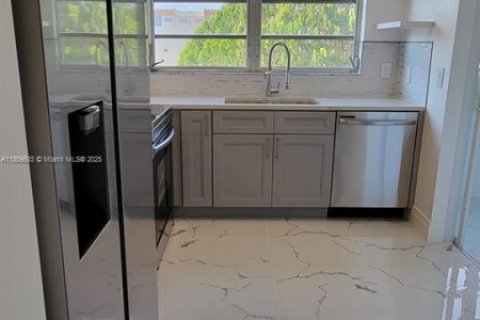 Copropriété à vendre à Lauderhill, Floride: 1 chambre, 70.14 m2 № 1749983 - photo 11