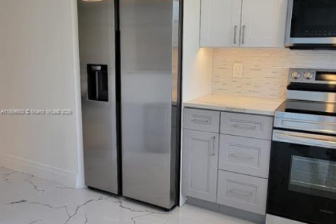 Copropriété à vendre à Lauderhill, Floride: 1 chambre, 70.14 m2 № 1749983 - photo 13