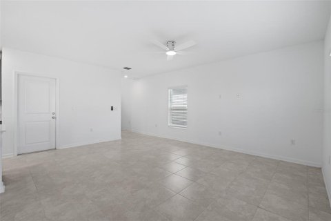 Villa ou maison à vendre à Daytona Beach, Floride: 4 chambres, 174.01 m2 № 2425550 - photo 11