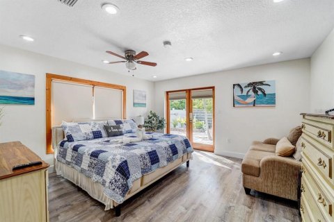House in Sarasota, Florida 3 bedrooms, 157.93 sq.m. № 2317357 - photo 25