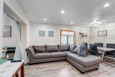 House in Sarasota, Florida 3 bedrooms, 157.93 sq.m. № 2317357 - photo 22