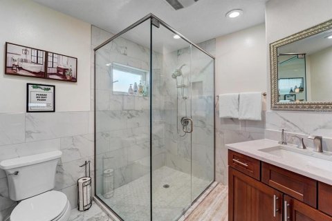 House in Sarasota, Florida 3 bedrooms, 157.93 sq.m. № 2317357 - photo 13