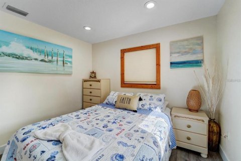 House in Sarasota, Florida 3 bedrooms, 157.93 sq.m. № 2317357 - photo 10