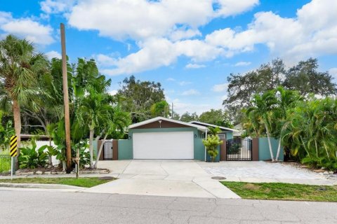 Villa ou maison à Sarasota, Floride 3 chambres, 157.93 m2 № 2317357