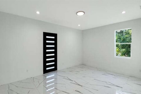 Villa ou maison à vendre à Apopka, Floride: 3 chambres, 185.8 m2 № 2124651 - photo 2