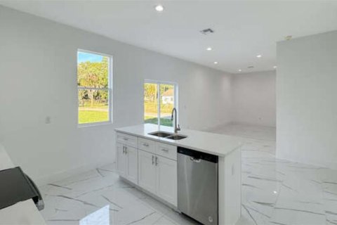 Villa ou maison à vendre à Apopka, Floride: 3 chambres, 185.8 m2 № 2124651 - photo 9