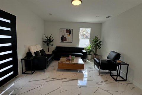 Villa ou maison à vendre à Apopka, Floride: 3 chambres, 185.8 m2 № 2124651 - photo 3