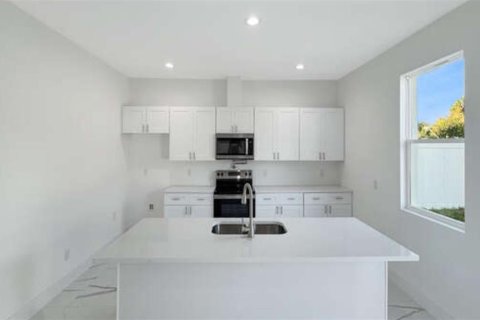 Villa ou maison à vendre à Apopka, Floride: 3 chambres, 185.8 m2 № 2124651 - photo 7
