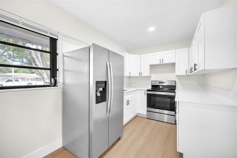 Propiedad comercial en venta en Miami, Florida, 171.68 m2 № 2000847 - foto 30