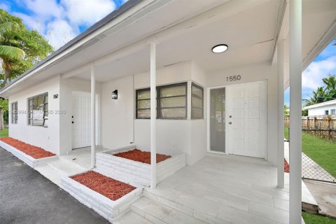 Propiedad comercial en venta en Miami, Florida, 171.68 m2 № 2000847 - foto 9