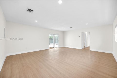 Propiedad comercial en venta en Miami, Florida, 171.68 m2 № 2000847 - foto 27