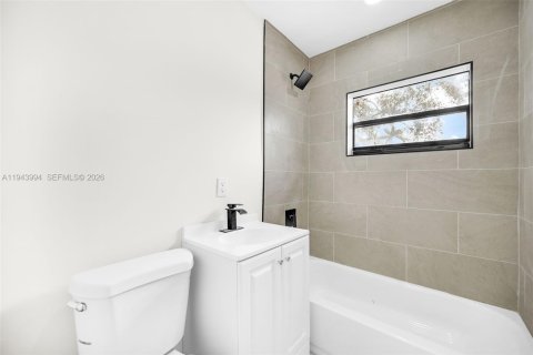 Propiedad comercial en venta en Miami, Florida, 171.68 m2 № 2000847 - foto 17