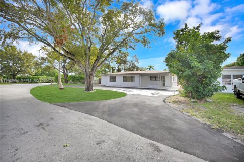 Propiedad comercial en venta en Miami, Florida, 171.68 m2 № 2000847 - foto 2