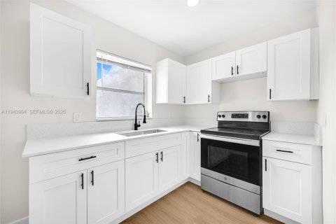 Propiedad comercial en venta en Miami, Florida, 171.68 m2 № 2000847 - foto 20