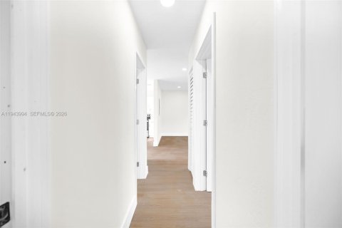 Propiedad comercial en venta en Miami, Florida, 171.68 m2 № 2000847 - foto 13