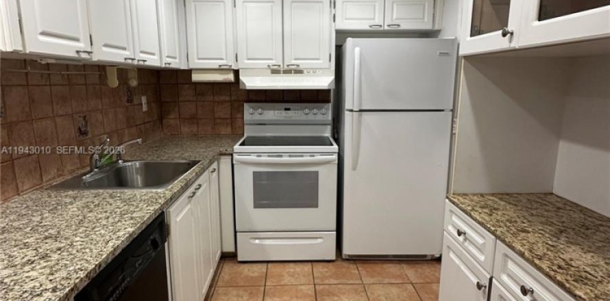 Condo in Miami, Florida, 2 bedrooms  № 1999385