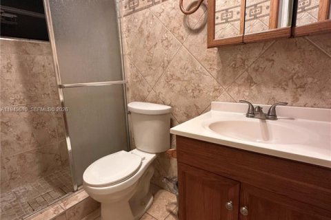 Condo in Miami, Florida, 2 bedrooms  № 1999385 - photo 8