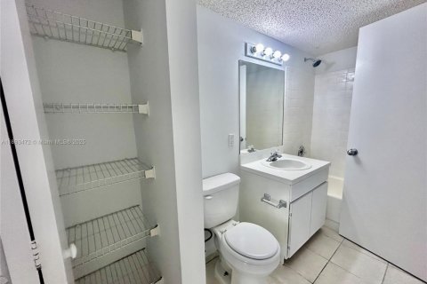 Copropriété à louer à Boca Raton, Floride: 1 chambre, 65.03 m2 № 1945515 - photo 30