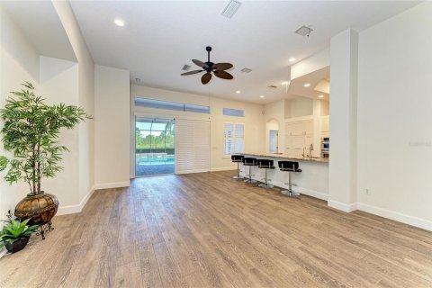 Villa ou maison à vendre à Lakewood Ranch, Floride: 4 chambres, 215.44 m2 № 1878236 - photo 9