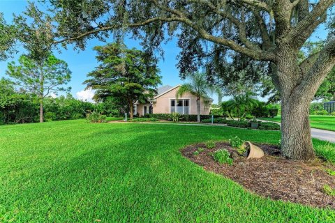 Villa ou maison à vendre à Lakewood Ranch, Floride: 4 chambres, 215.44 m2 № 1878236 - photo 2