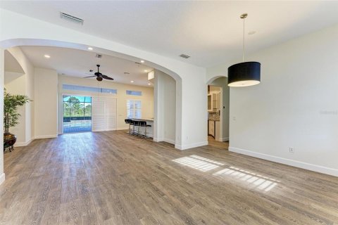 Villa ou maison à vendre à Lakewood Ranch, Floride: 4 chambres, 215.44 m2 № 1878236 - photo 5