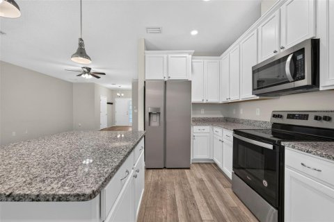 Townhouse in Ormond Beach, Florida 3 bedrooms, 161.28 sq.m. № 2267486 - photo 9