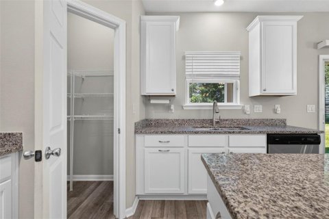 Townhouse in Ormond Beach, Florida 3 bedrooms, 161.28 sq.m. № 2267486 - photo 10