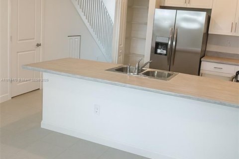 Touwnhouse à vendre à Homestead, Floride: 3 chambres, 143.53 m2 № 1923991 - photo 3