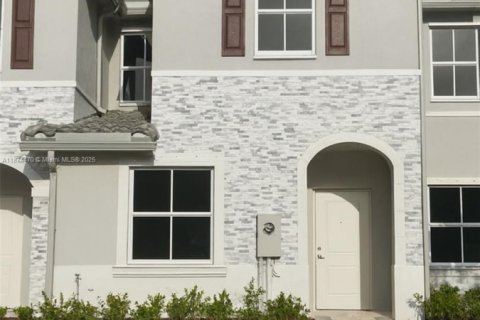 Touwnhouse à vendre à Homestead, Floride: 3 chambres, 143.53 m2 № 1923991 - photo 1