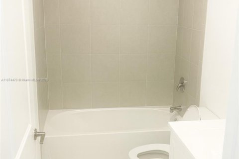 Touwnhouse à vendre à Homestead, Floride: 3 chambres, 143.53 m2 № 1923991 - photo 13