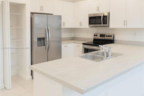 Touwnhouse à vendre à Homestead, Floride: 3 chambres, 143.53 m2 № 1923991 - photo 4