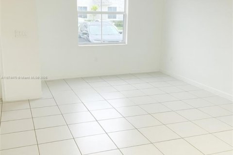 Touwnhouse à vendre à Homestead, Floride: 3 chambres, 143.53 m2 № 1923991 - photo 2