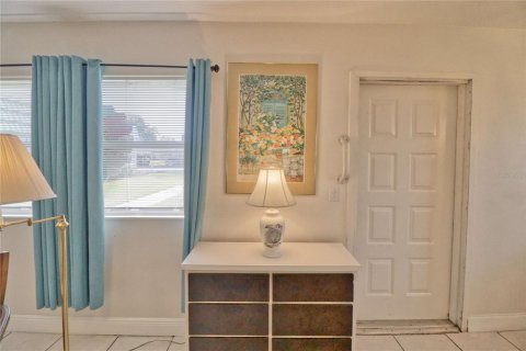 Condo in Sun City Center, Florida, 2 bedrooms  № 2113379 - photo 8