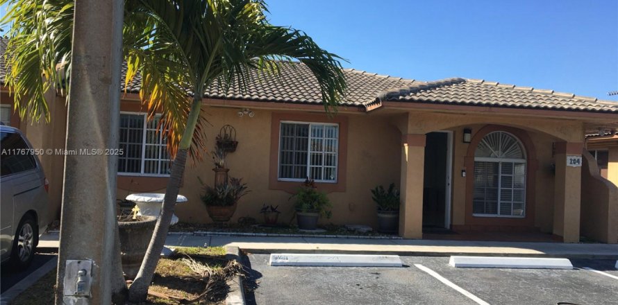 Villa ou maison à Hialeah, Floride 3 chambres, 109.62 m2 № 1874454