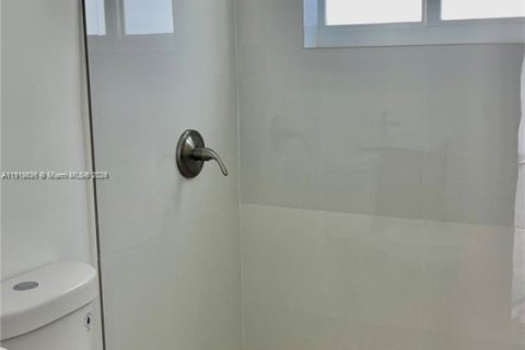 Villa ou maison à vendre à Miami Gardens, Floride: 4 chambres, 111.48 m2 № 1974014 - photo 4