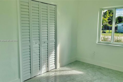 Villa ou maison à vendre à Miami Gardens, Floride: 4 chambres, 111.48 m2 № 1974014 - photo 6