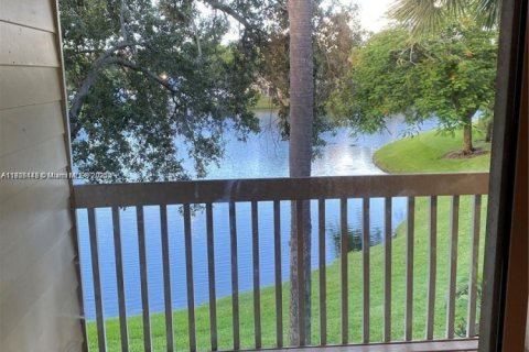 Adosado en venta en North Lauderdale, Florida, 2 dormitorios, 109.35 m2 № 1956186 - foto 2