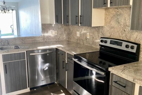 Adosado en venta en North Lauderdale, Florida, 2 dormitorios, 109.35 m2 № 1956186 - foto 7