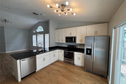 Villa ou maison à louer à Kissimmee, Floride: 3 chambres, 119.19 m2 № 2157944 - photo 5