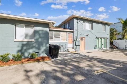 Casa en venta en Saint Petersburg, Florida, 5 dormitorios, 264.49 m2 № 1609832 - foto 4