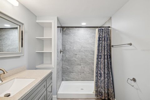 Casa en venta en Saint Petersburg, Florida, 5 dormitorios, 264.49 m2 № 1609832 - foto 16