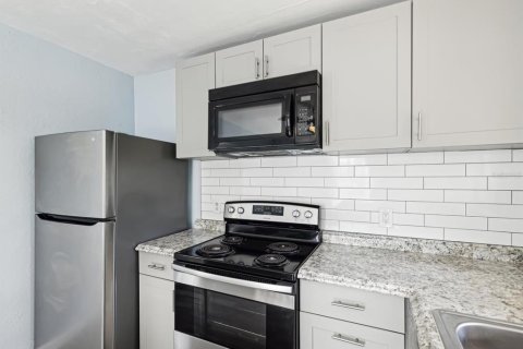 Casa en venta en Saint Petersburg, Florida, 5 dormitorios, 264.49 m2 № 1609832 - foto 25