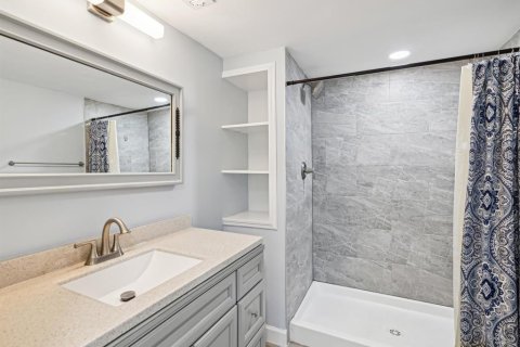 Casa en venta en Saint Petersburg, Florida, 5 dormitorios, 264.49 m2 № 1609832 - foto 17
