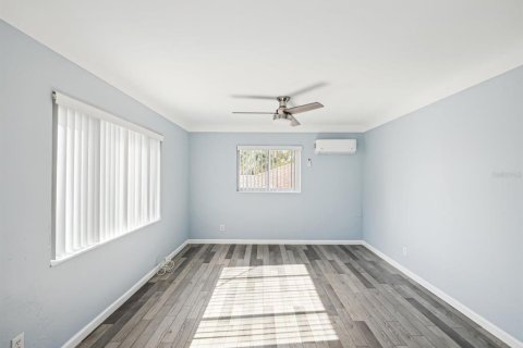Casa en venta en Saint Petersburg, Florida, 5 dormitorios, 264.49 m2 № 1609832 - foto 27