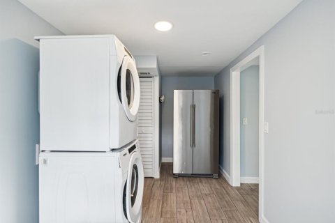 Casa en venta en Saint Petersburg, Florida, 5 dormitorios, 264.49 m2 № 1609832 - foto 18