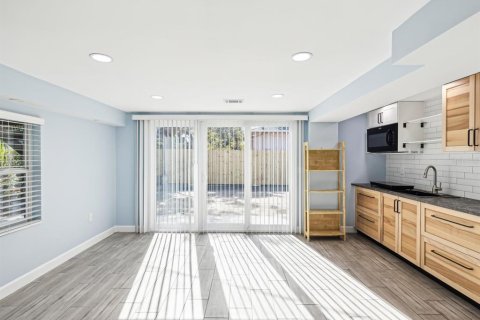 Casa en venta en Saint Petersburg, Florida, 5 dormitorios, 264.49 m2 № 1609832 - foto 8